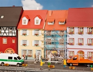 2 Kleinstadthäuser mit Malerg
