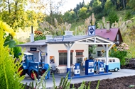Tankstelle mit Werkstatt
