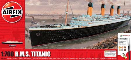 RMS Titanic 1:700